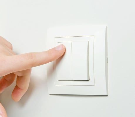tắt thiết bị điện khi không dùng để tiết kiệm điện